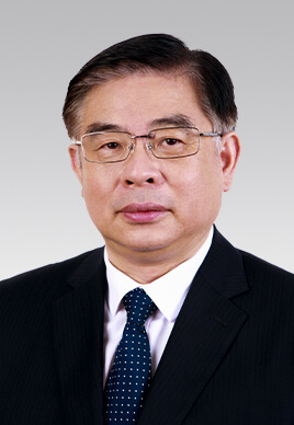 陸俊華，男，漢族，1962年1月生，研究生學(xué)歷，中共黨員，現(xiàn)任中央紀(jì)委國(guó)家監(jiān)委駐人民日?qǐng)?bào)社紀(jì)檢監(jiān)察組組長(zhǎng)、人民日?qǐng)?bào)社編委委員。